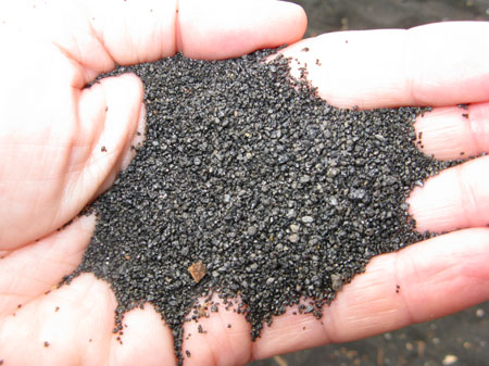 0010-blacksand-close